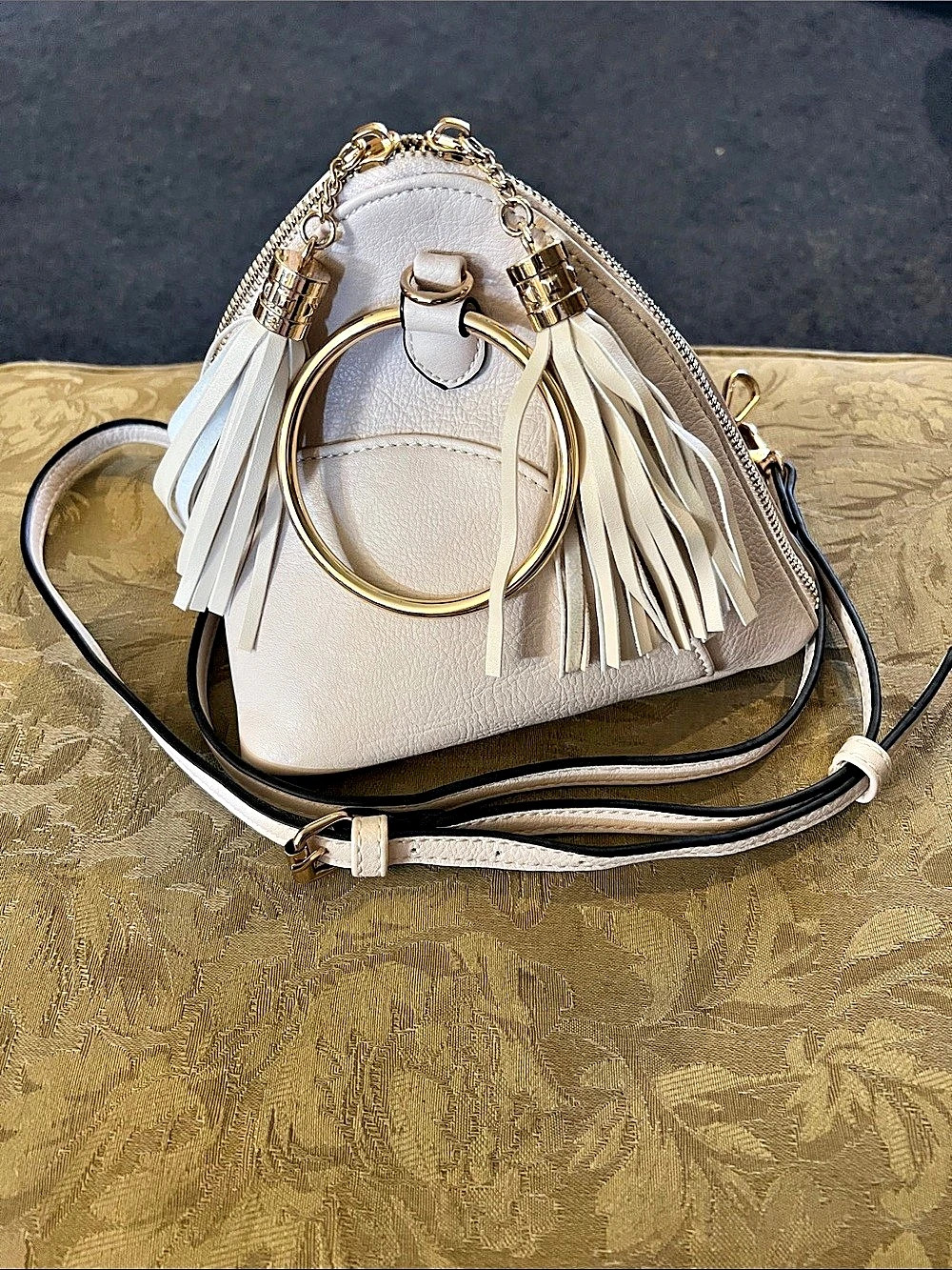 Tassel Ring Handle Crossbody Bag in White & Gold
